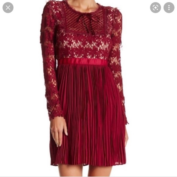 New with tags Romeo and Juliette couture size medium dress - Picture 2 of 10